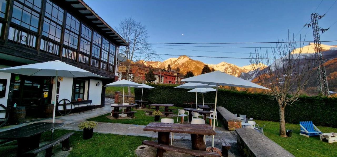 Hotel Restaurante La Carasca Orlé Exteriér fotografie