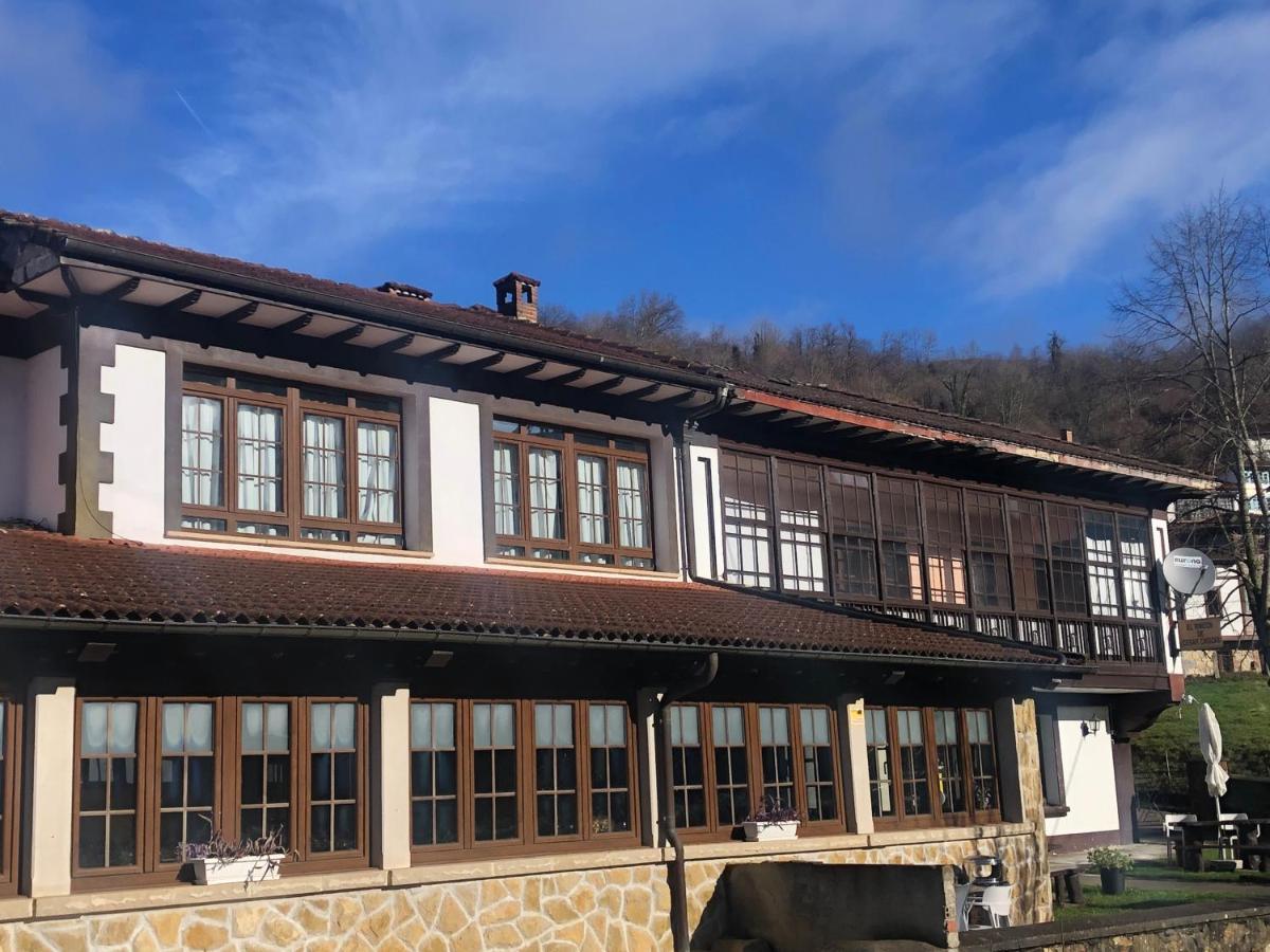 Hotel Restaurante La Carasca Orlé Exteriér fotografie